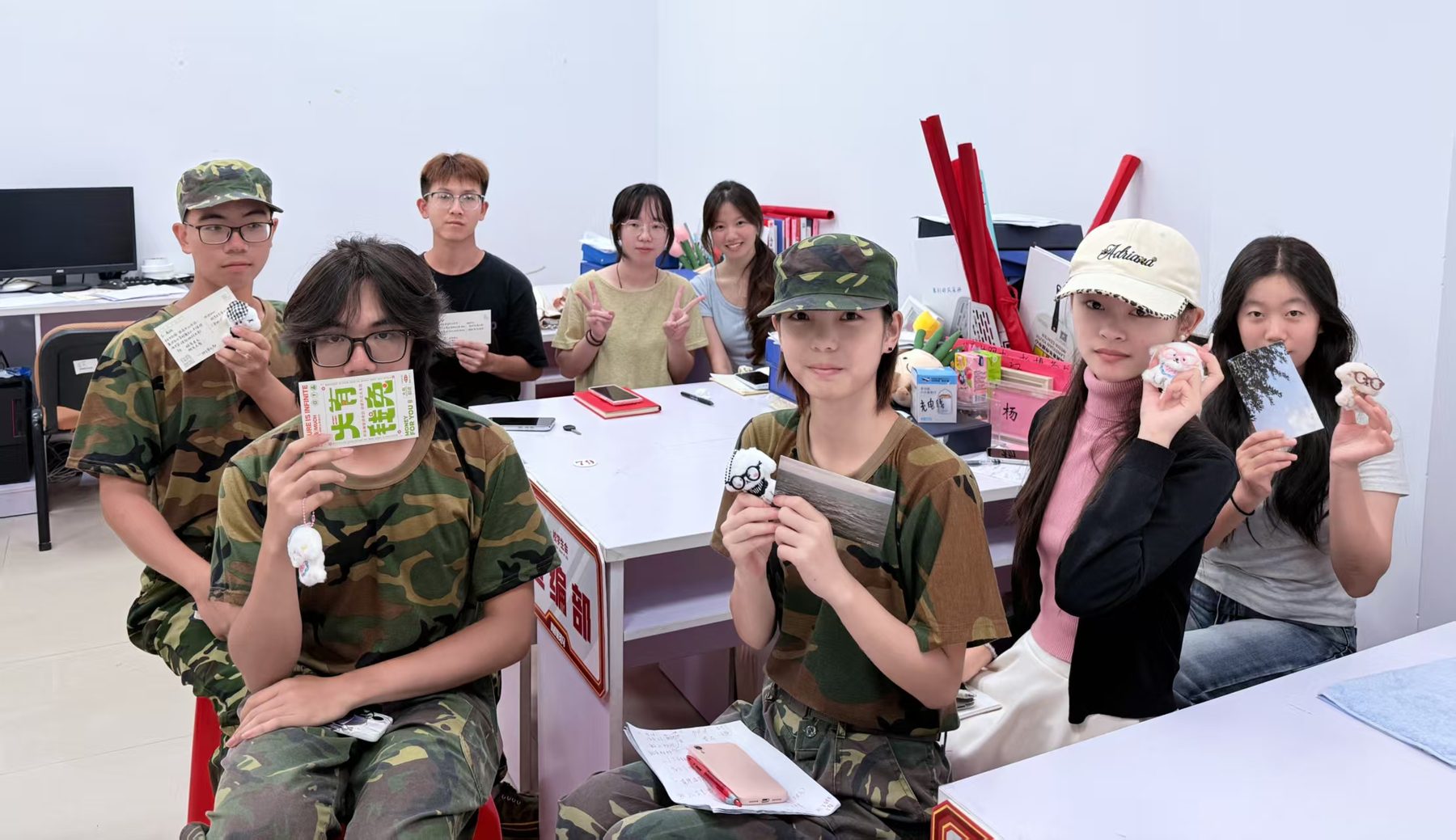 策划部成员合影